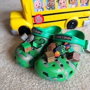 CROCS Green Kids Minecraft Character Clog Sandals with Game Charms